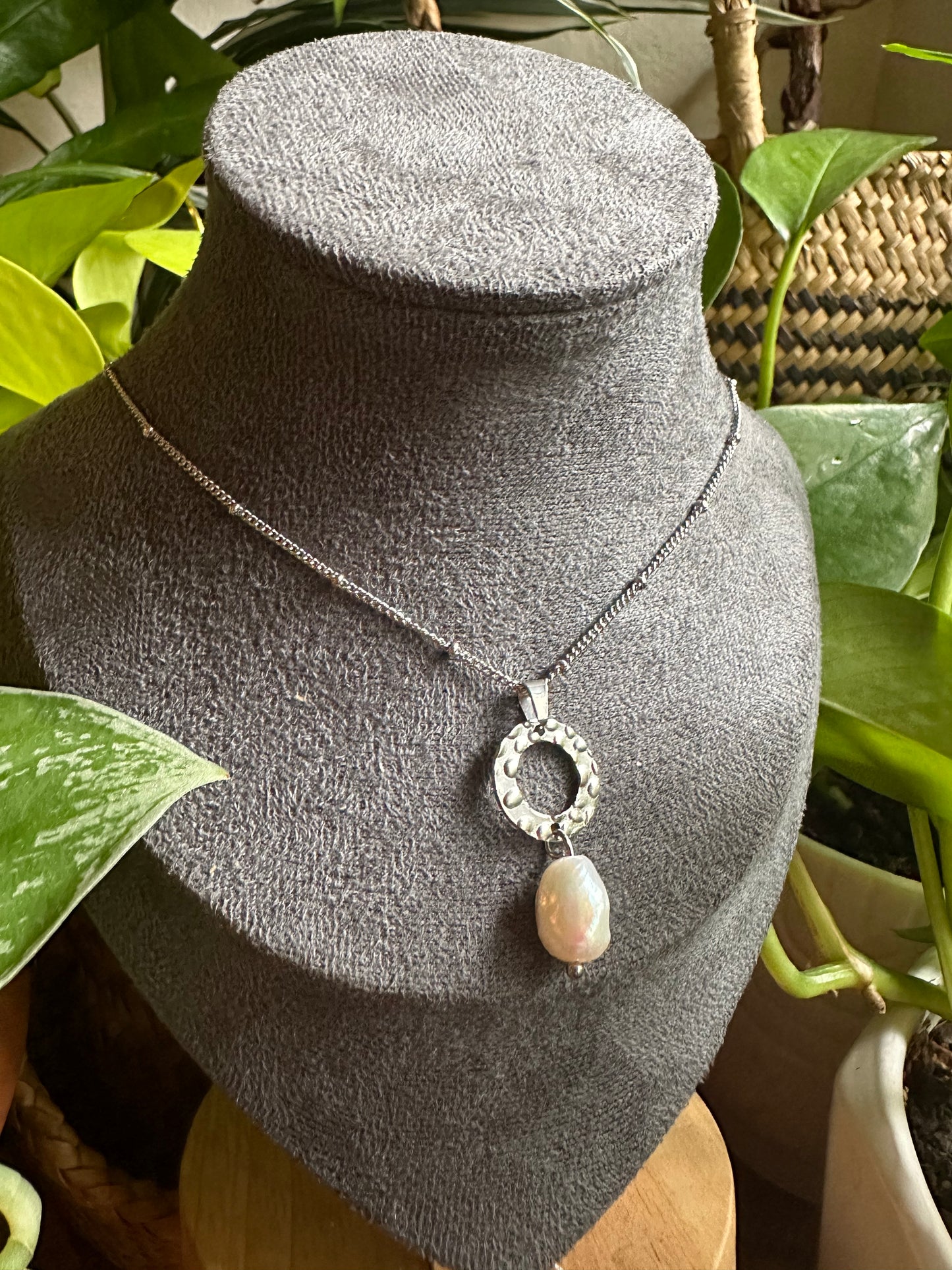 Hammers N Pearls Neckalce