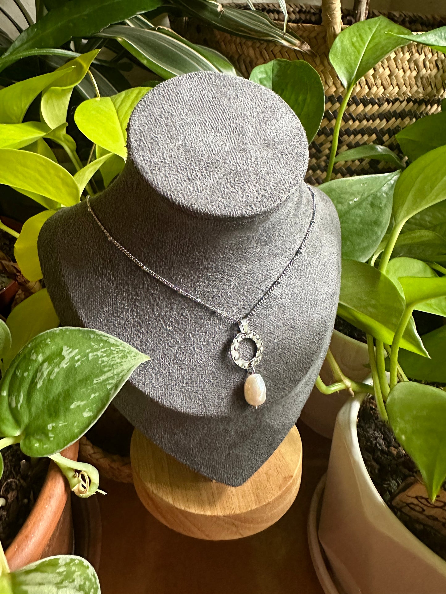 Hammers N Pearls Neckalce