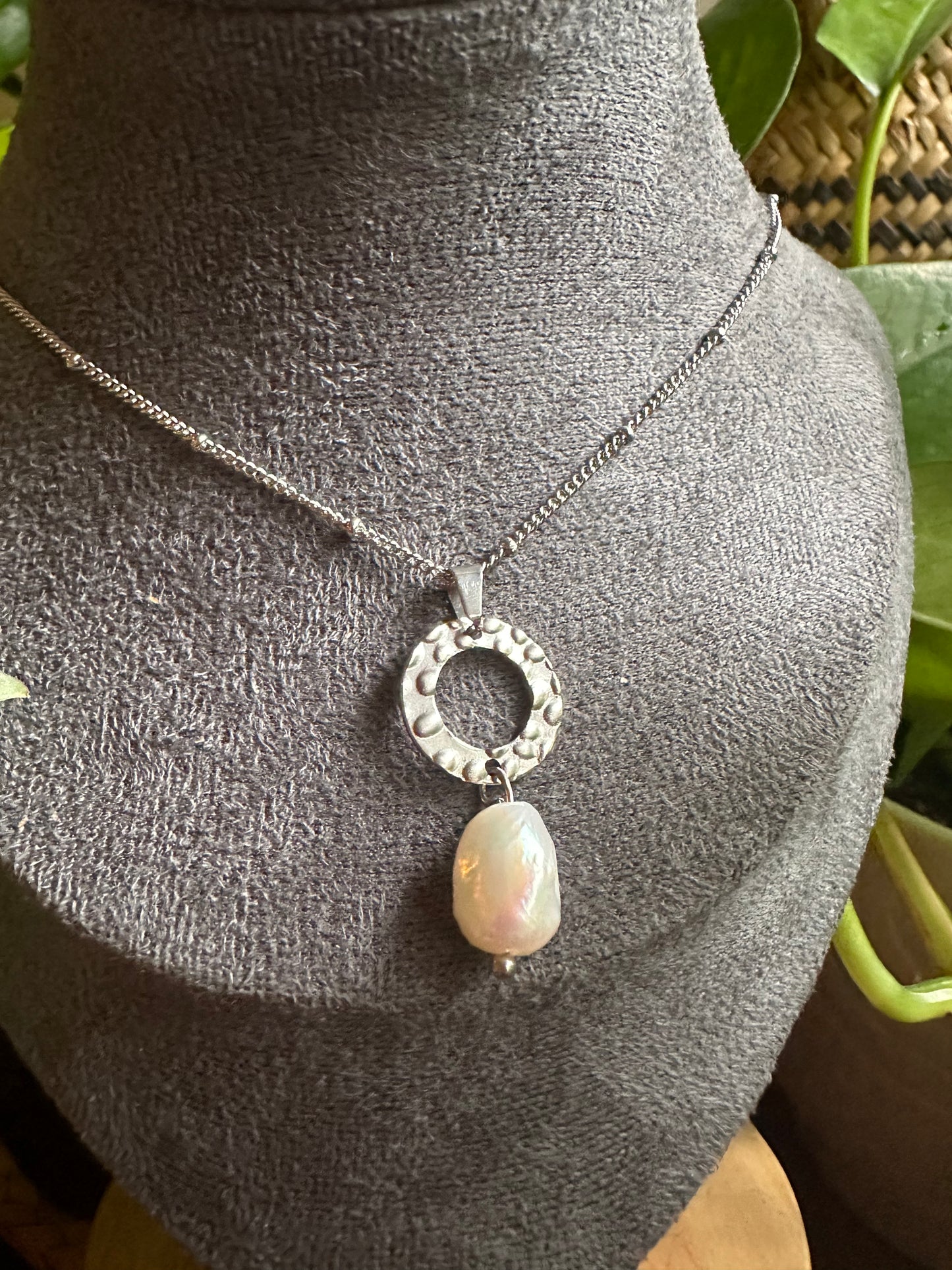 Hammers N Pearls Neckalce
