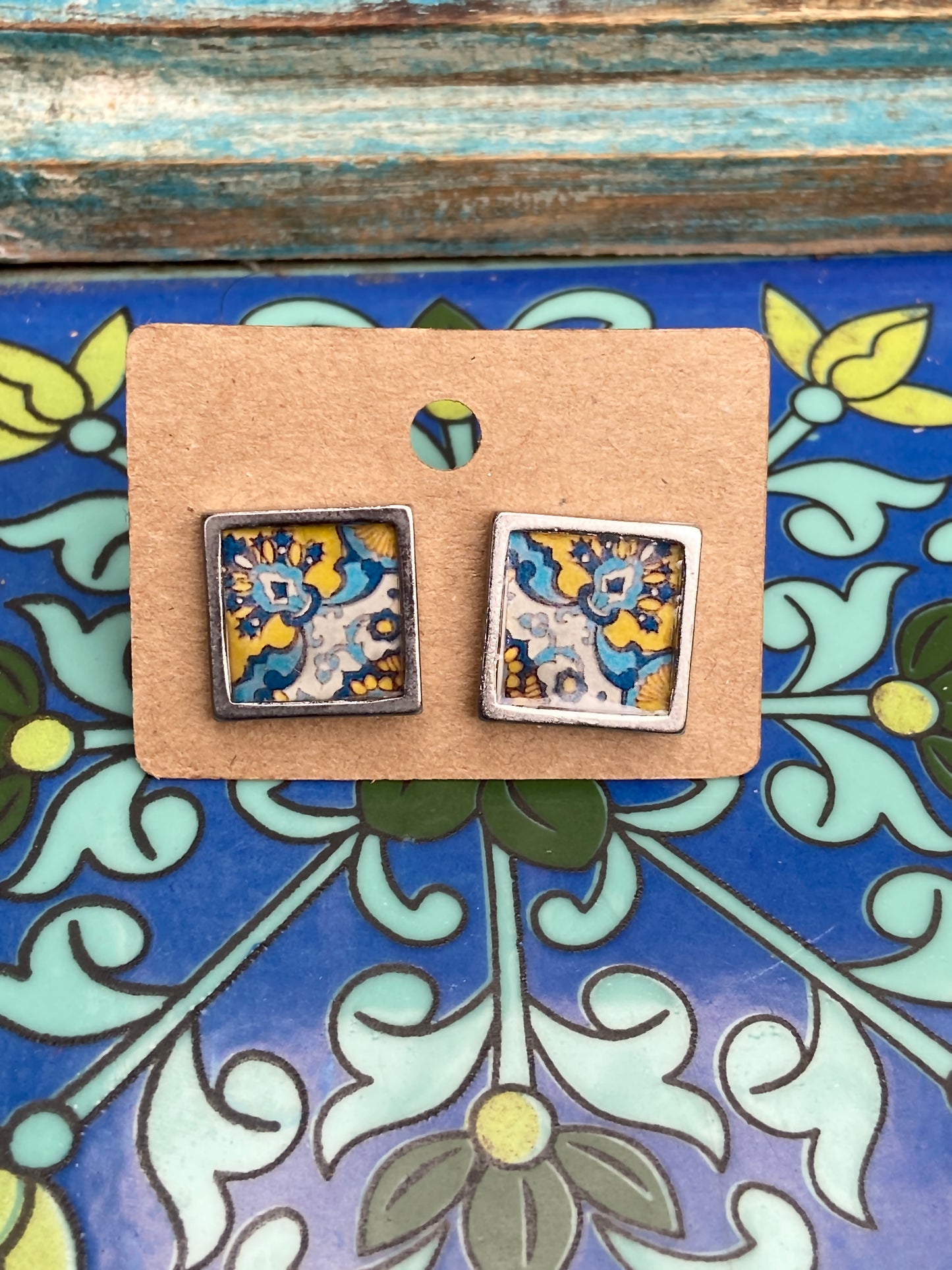 Peacock’s Eye Tile Studs (Arlington Theater)