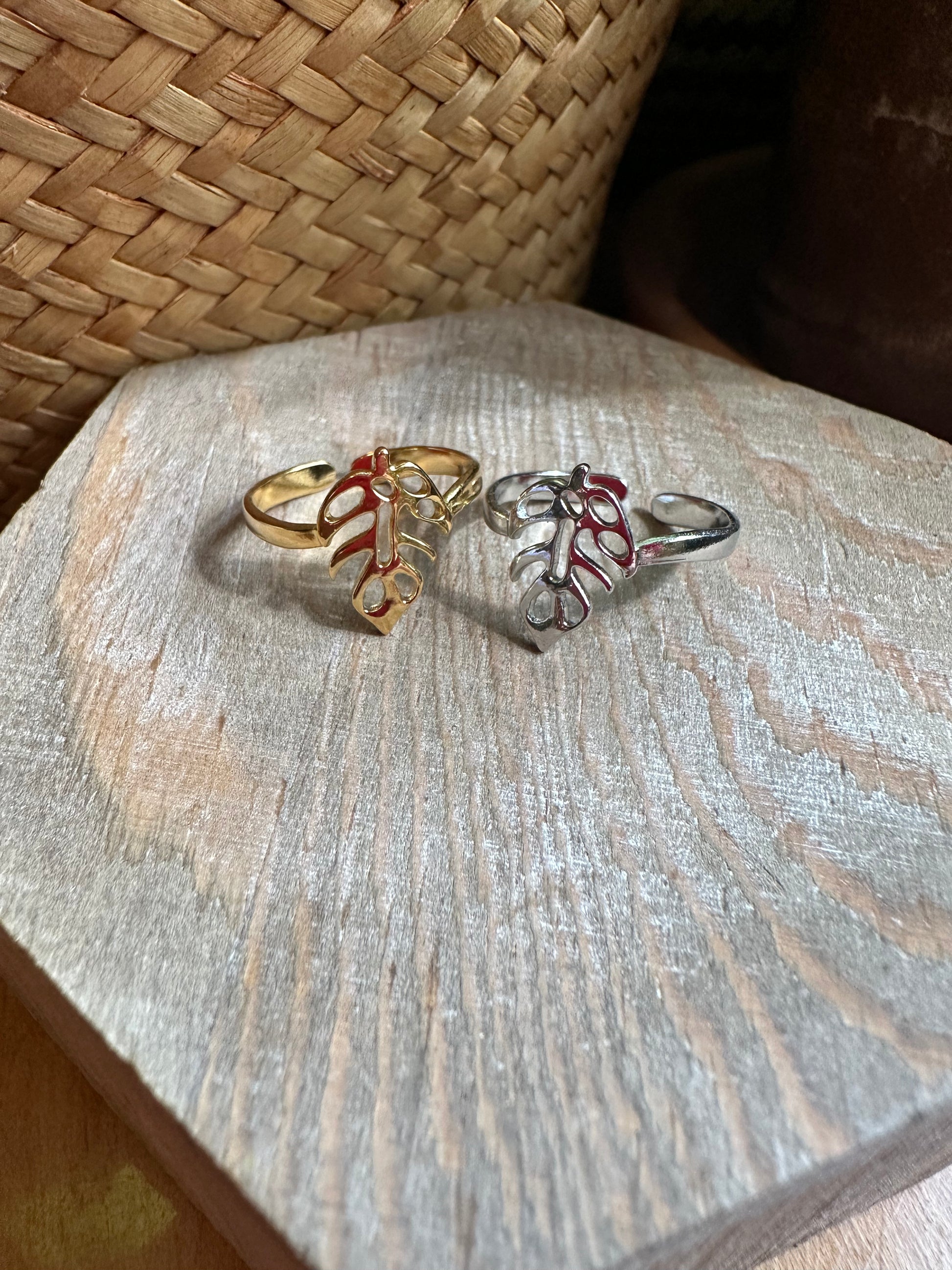 monstera ring Monstera Leaf Ring – CreaTiffity Studios