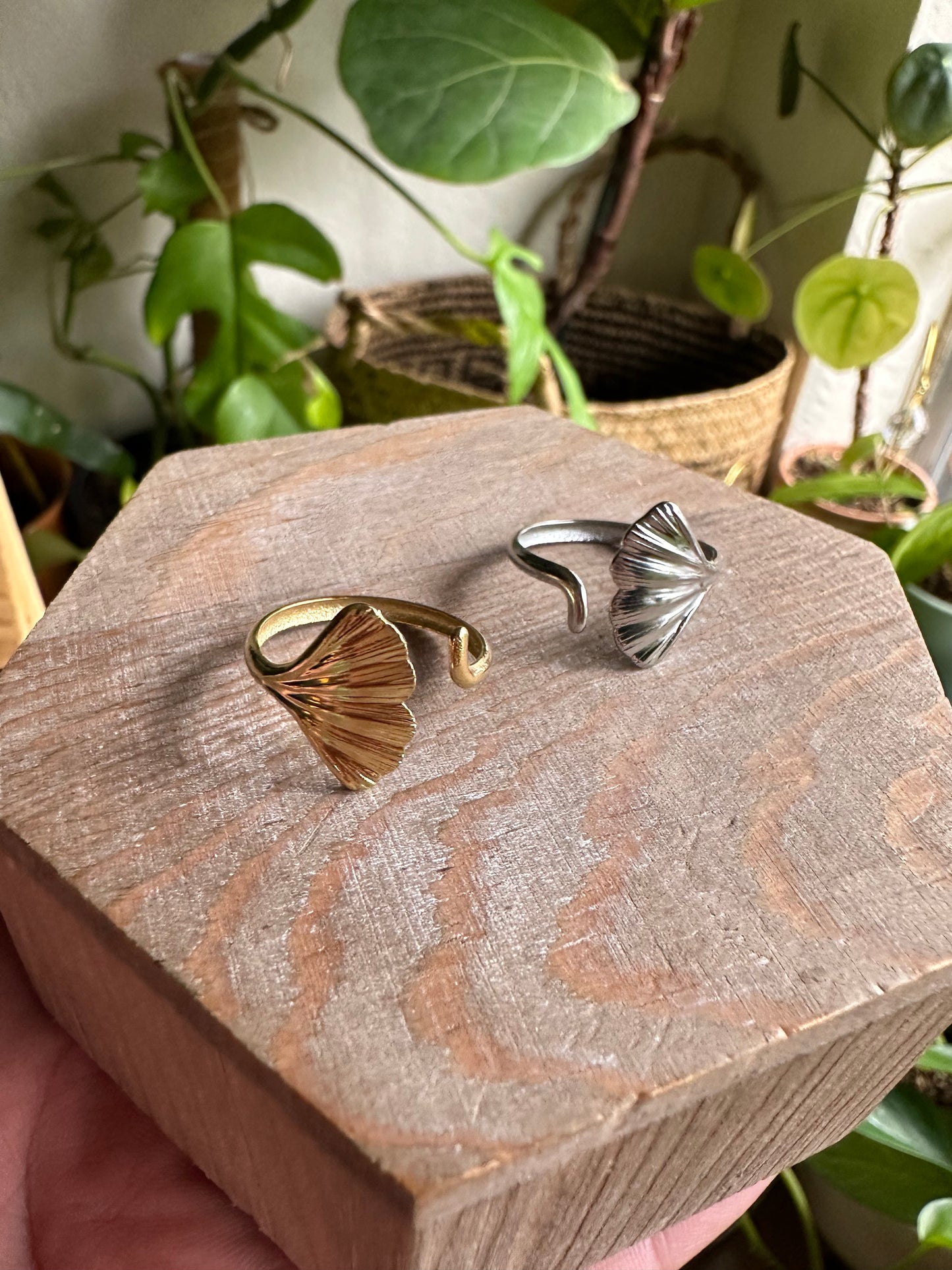 Ginkgo Leaf Ring