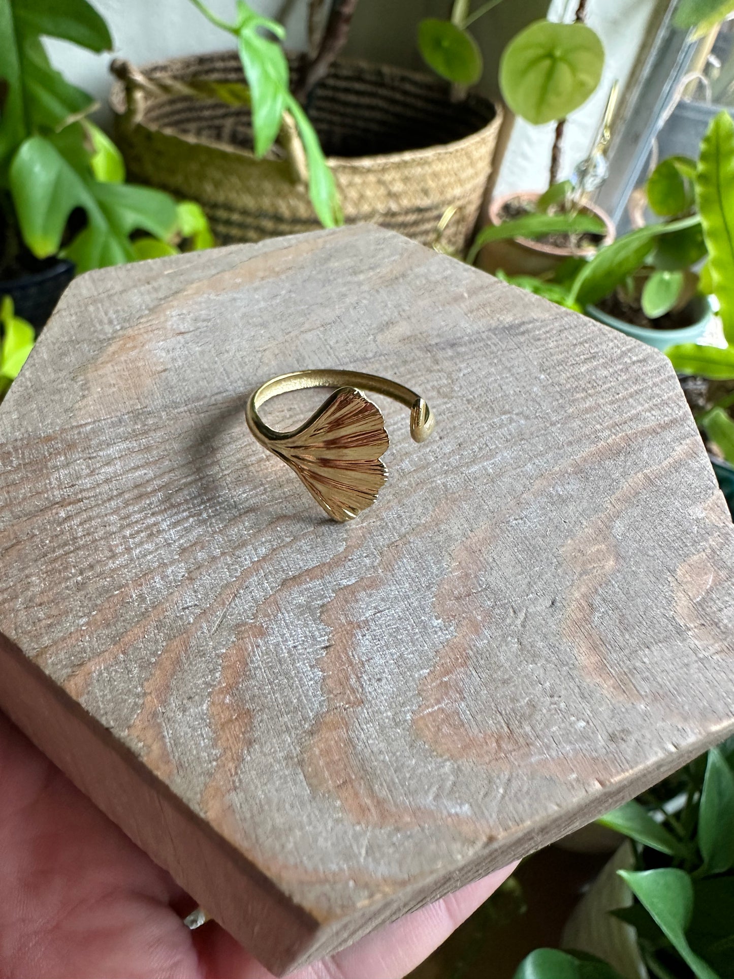 Ginkgo Leaf Ring