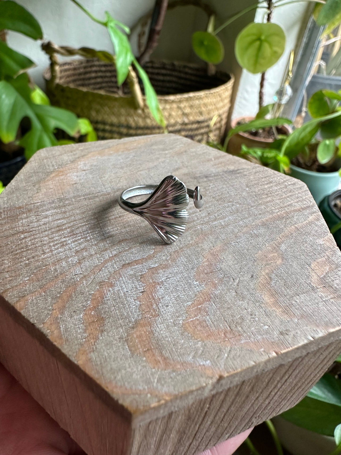 Ginkgo Leaf Ring