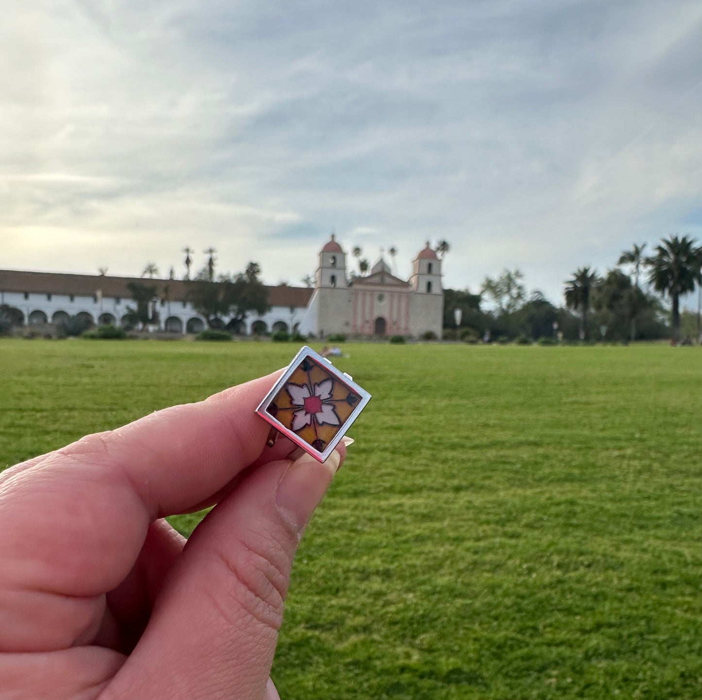 Arrow Cross Adjustable Tile Ring (Paseo Nuevo Steps)